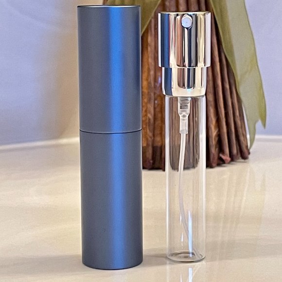 Maison Francis Khurkdjian Baccarat Rouge 540 8ml travel size twist up atomizer - Picture 2 of 6